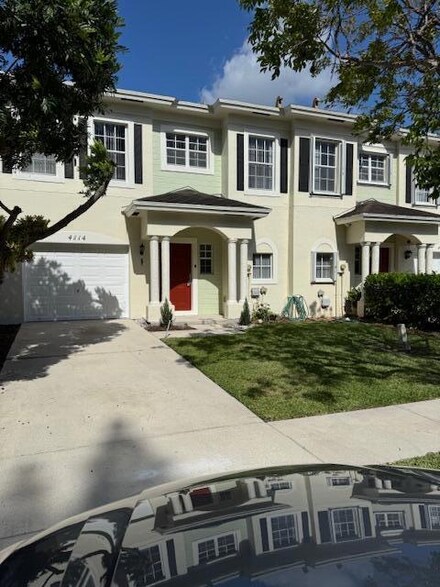 4114 Emerald Vista, Lake Worth, FL 33461