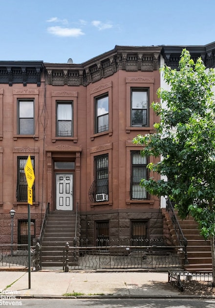 552 Macon St, Brooklyn, NY 11233