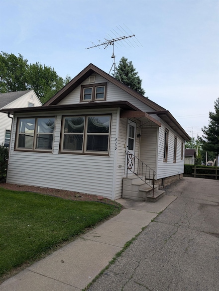 609 E Franklin St, Waupun, WI 53963