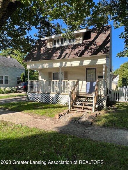 741 N Park St, Owosso, MI 48867
