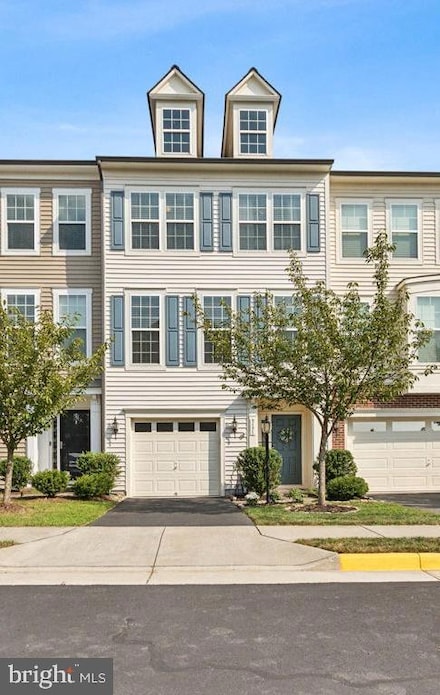 9171 Balaton Lake Ln, Bristow, VA 20136