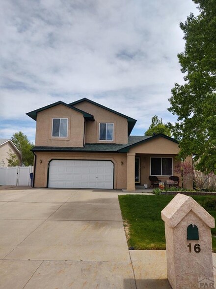 16 Donnington St, Pueblo, CO 81005