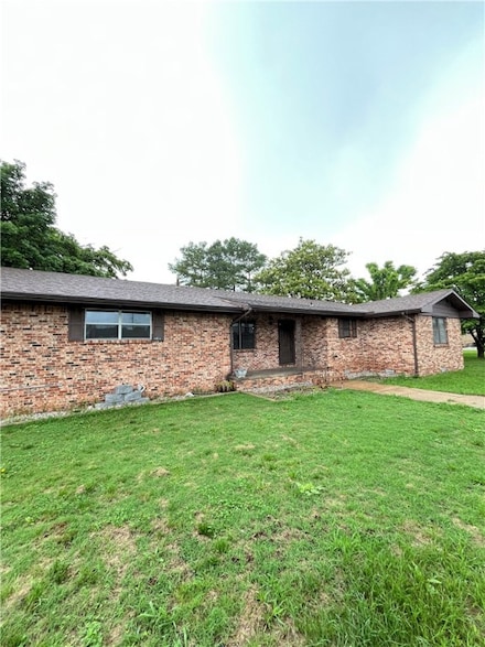 4404 NE Hudson Rd, Rogers, AR 72756