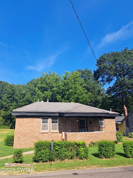614 Hamilton St, Trenton, TN 38382