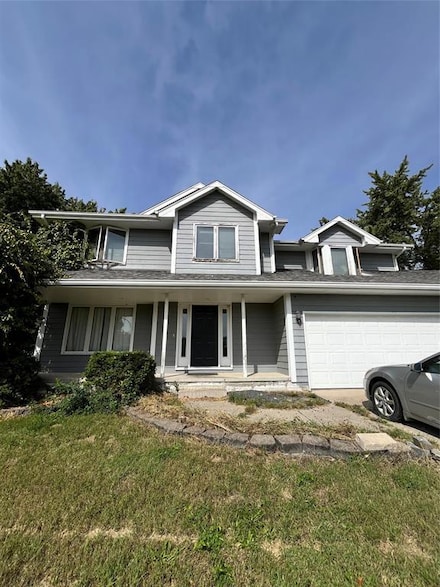 2542 E Leach Ave, Des Moines, IA 50320