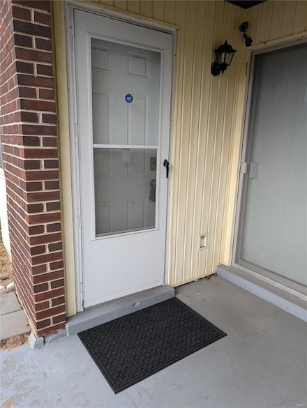 7594 Hazelcrest Dr Unit B, Hazelwood, MO 63042