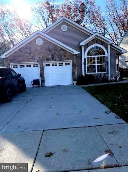 404 Virgin Island Dr, Williamstown, NJ 08094