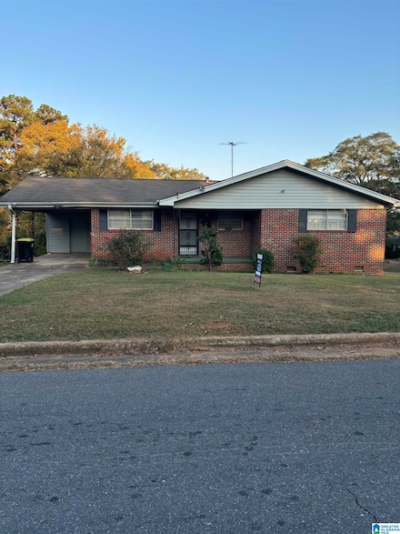 801 Crestline Ave, Sylacauga, AL 35150