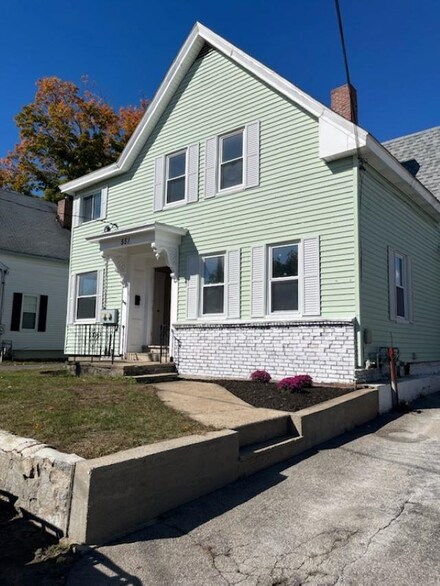 551 Granite St, Manchester, NH 03102