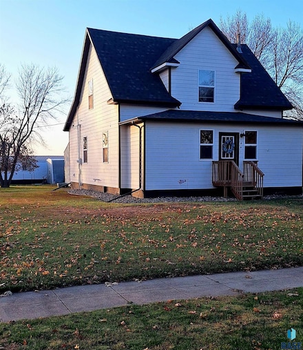 441 N Adams St, Salem, SD 57058