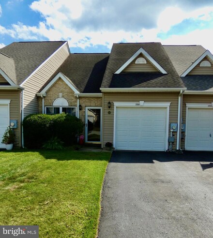 208 Gladstone Way, Bear, DE 19701