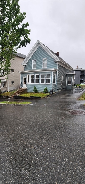 8 Suffield St, Worcester, MA 01610