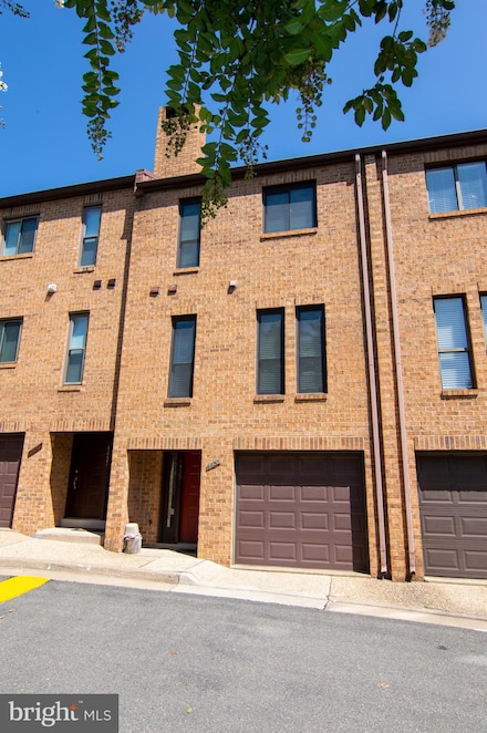 4433 7th St N, Arlington, VA 22203
