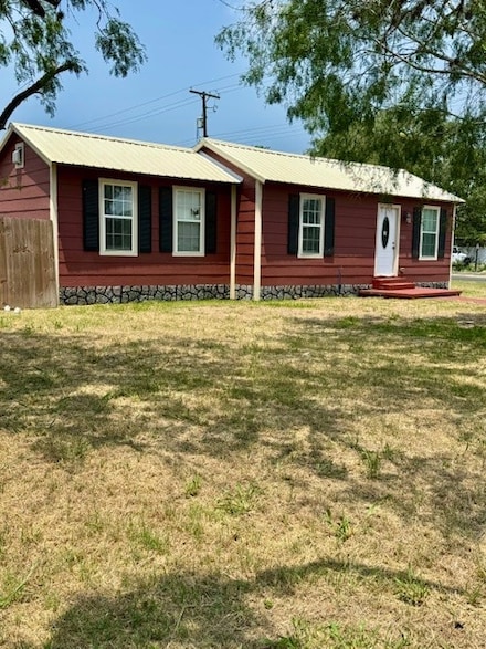 1313 N Tyler St, Beeville, TX 78102