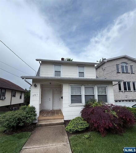 221 3rd St Unit 1FL, Palisades Park, NJ 07650