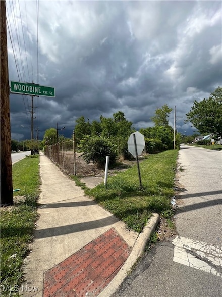 1729 Niles Rd SE, Warren, OH 44484