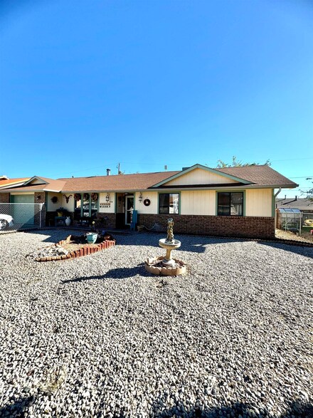 814 Azelia St, Alamogordo, NM 88310