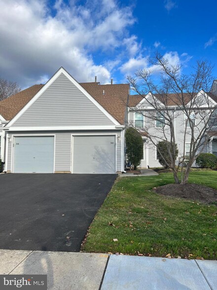 318 Birch Hollow Dr Unit 120, Bordentown, NJ 08505