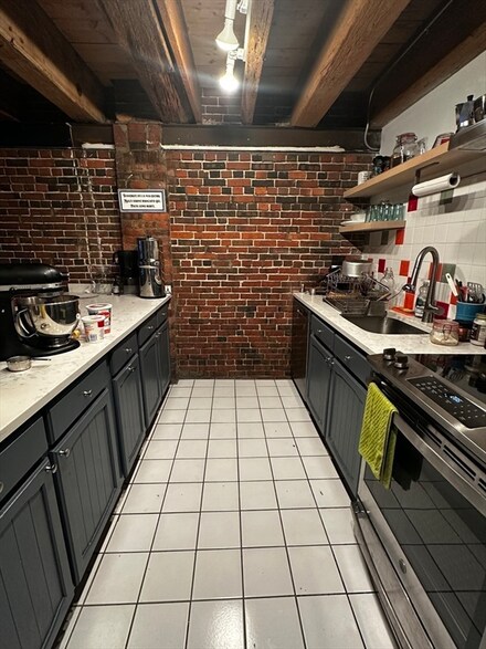 120 Commercial St Unit 4, Boston, MA 02109