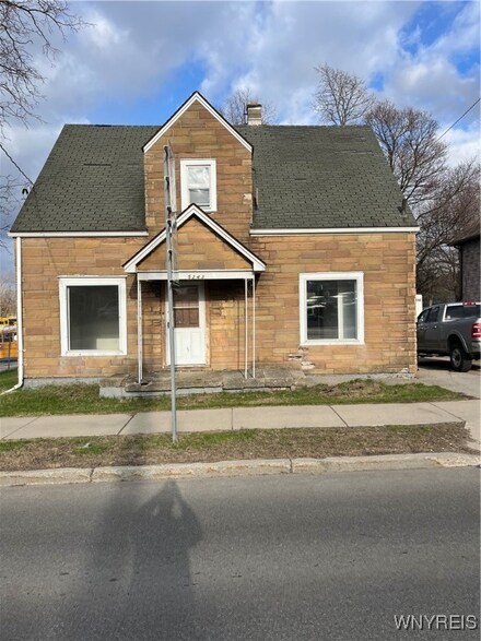 5243 Transit Rd, Depew, NY 14043