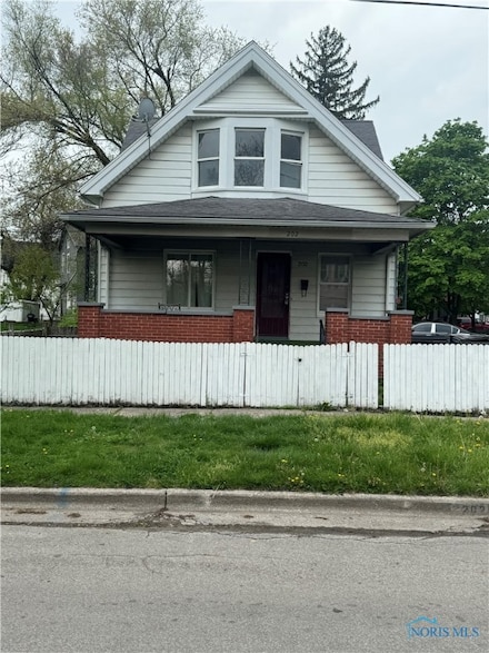 202 Lake Shore Ave, Toledo, OH 43609