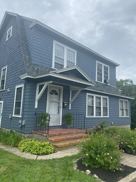 147 Wallingford Ave, Athol, MA 01331
