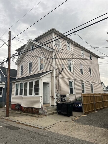 51 Vandewater St, Providence, RI 02908