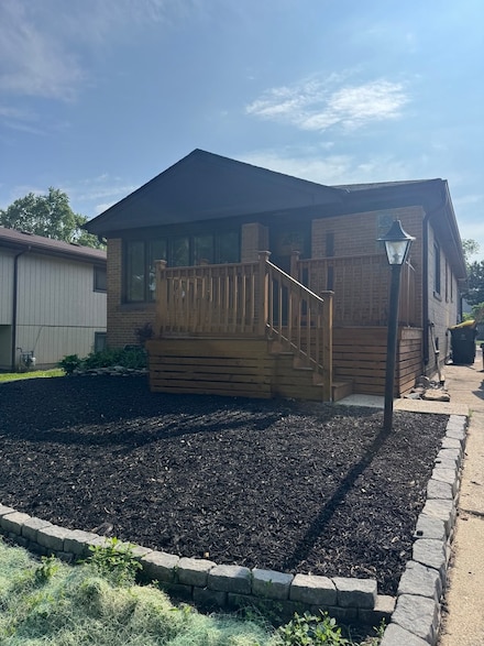 307 N Maple Ave, Wood Dale, IL 60191