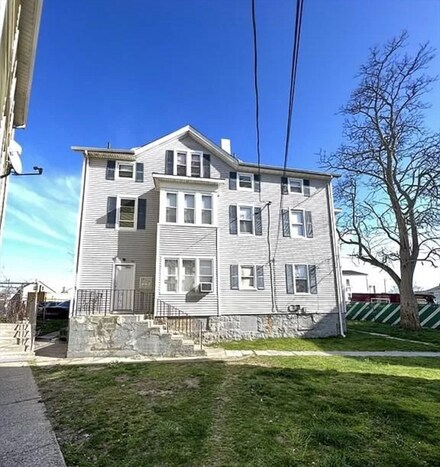 64 Rocliffe St, Fall River, MA 02723