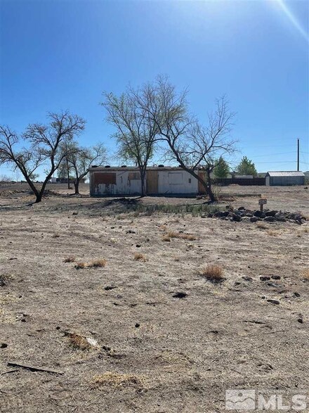 5180 Stagecoach Dr, Silver Springs, NV 89429