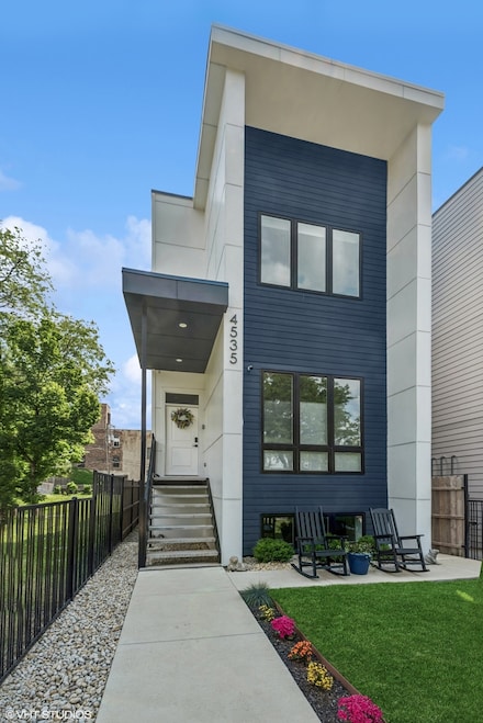 4535 S Evans Ave, Chicago, IL 60653