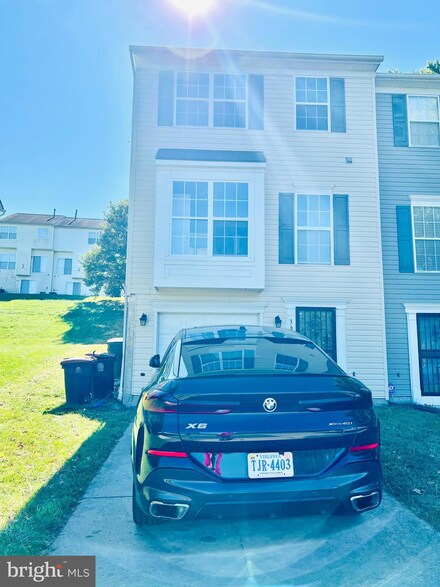 3655 Dixon St, Temple Hills, MD 20748