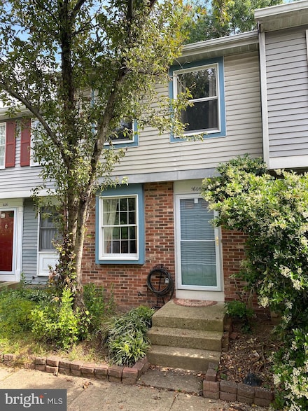 1608 10th St S, Arlington, VA 22204