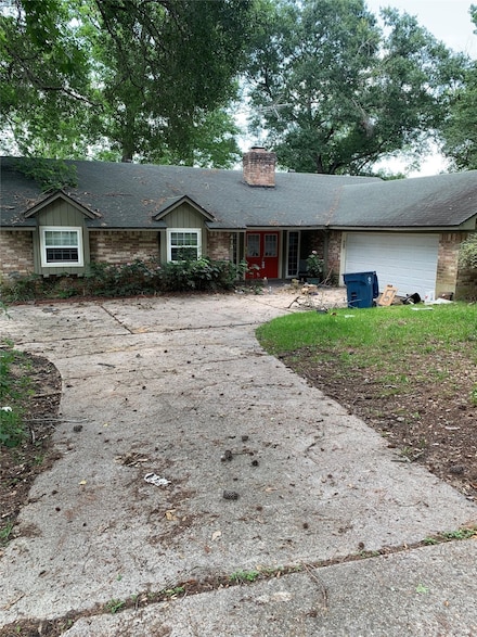 413 Brook Hollow Dr, Conroe, TX 77385