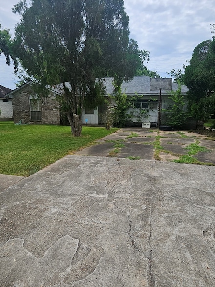 1719 N Avenue M, Freeport, TX 77541