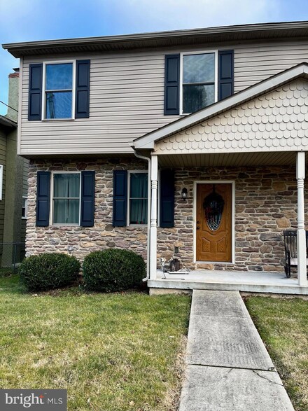 904 Main St, Bally, PA 19503