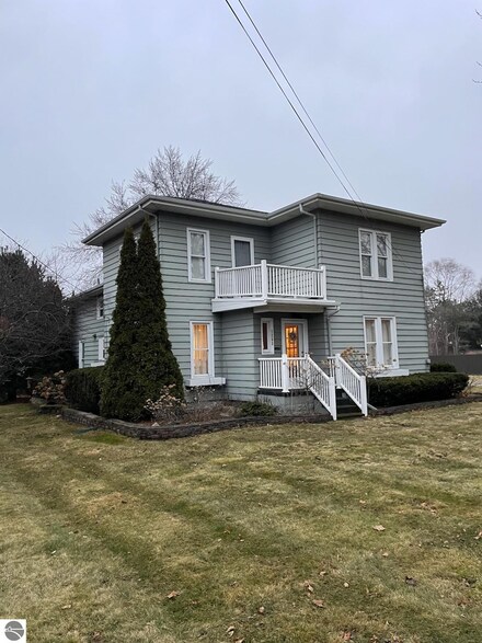 1203 E High St, Mount Pleasant, MI 48858