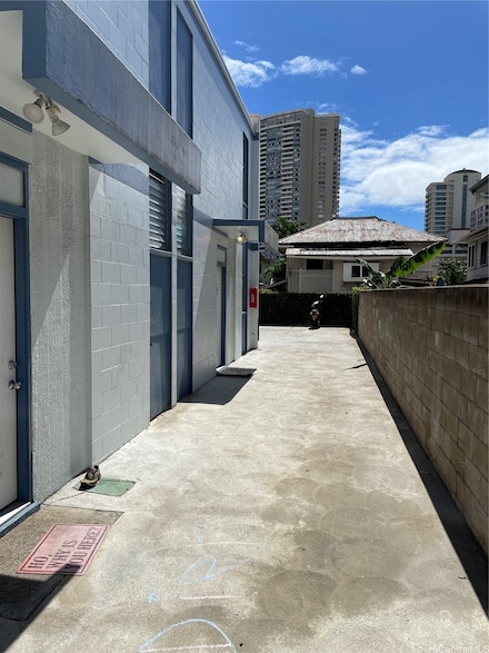 2249 Date St Unit 2, Honolulu, HI 96826