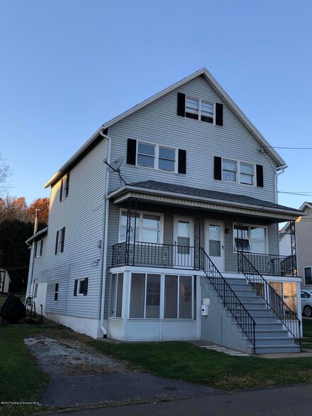 645 647 Laurel St, Dickson City, PA 18519
