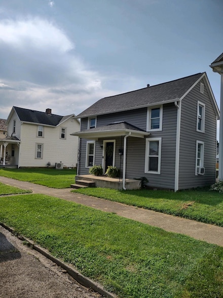 869 E Mulberry St, Lancaster, OH 43130