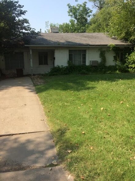 1527 N Gentry Dr, Wichita, KS 67208