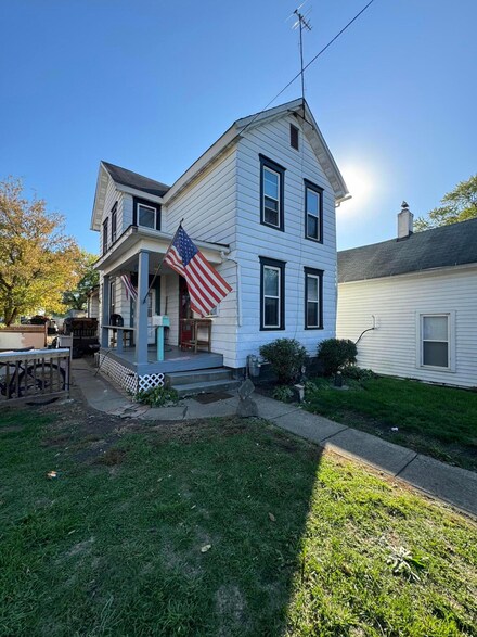 245 Jefferson St, Newark, OH 43055