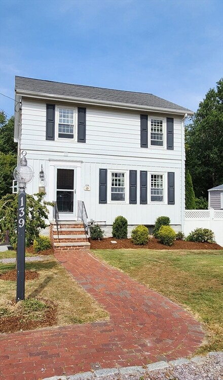 139 Pine St, South Weymouth, MA 02190
