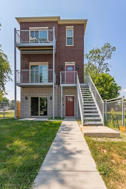 4552 S Evans Ave Unit 3, Chicago, IL 60653
