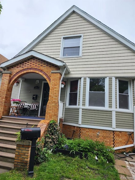 2713 Trowbridge St, HamtraMcK, MI 48212