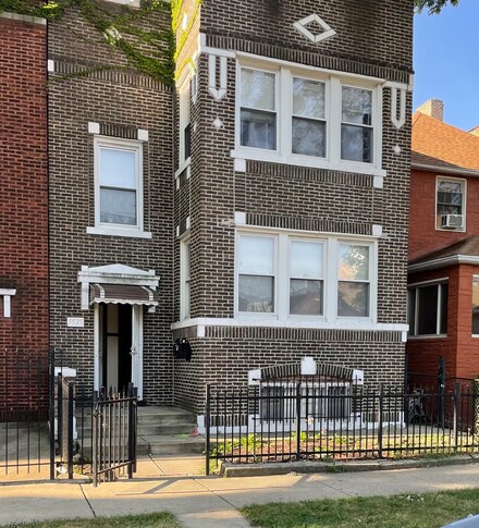 5521 W Van Buren St, Chicago, IL 60644