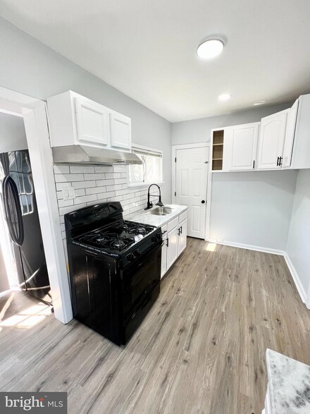 820 Bergen St, Gloucester City, NJ 08030