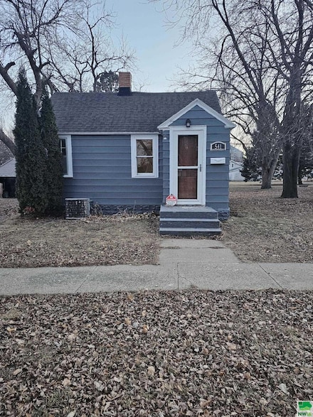 541 E Maple Dr, Hartley, IA 51346