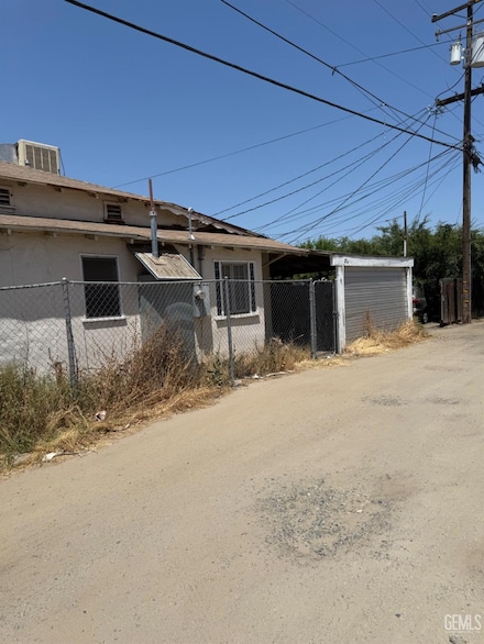 417 Parkway Dr, McFarland, CA 93250