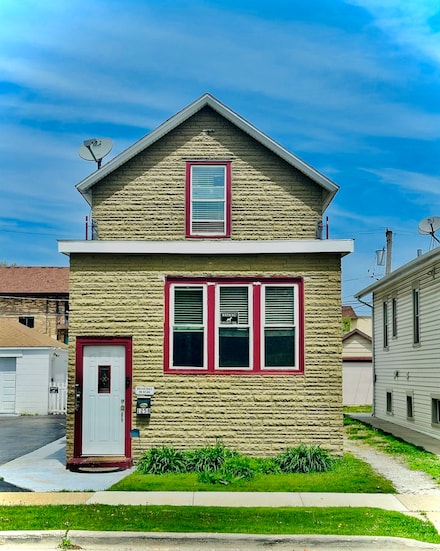 1258 Perry St, Des Plaines, IL 60016